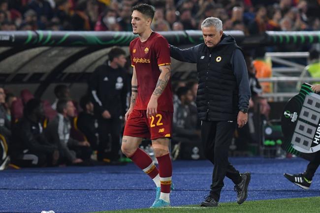 Mourinho chê Zaniolo không biết ngã kiếm pen 